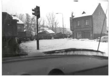 Beobachtung des Transports von Selbstfahrlafetten aus dem Auto heraus, 03. Dezember 1981